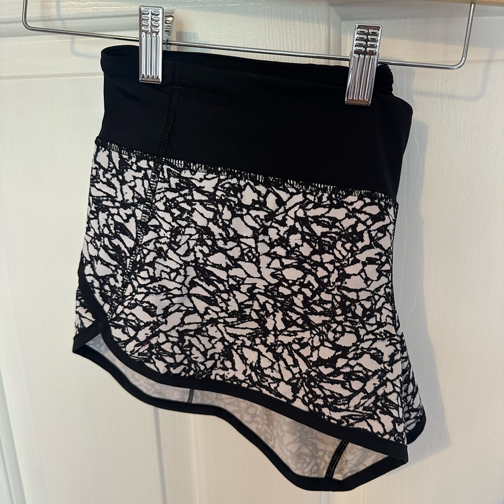 lululemon athletica Black and White speed up short.